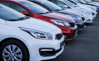 Eredetiségvizsgálat használt autó vásárlásakor: mikor kell elvégezni és kinek a feladata?