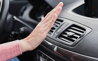 Nem hűt megfelelően az autóklíma? 5 gyakori hiba a háttérben
